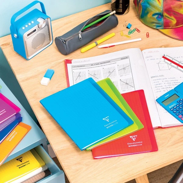 CLAIREFONTAINE Cahier Koverbook Grands-carreaux Avec Protège-cahier Intégré - 24 X 32 Cm - 96 Pages – Image 3
