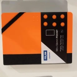 Milan Des Petits Points Sur Des Carnets De Poche , 208 Pages Couverture Orange