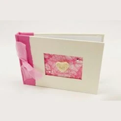 Hobi Livre D'Or, Album Photo De Mariage, Décor Fuchsia En Raphia, Satin, Murier Et Coeur, 21x15 Cm